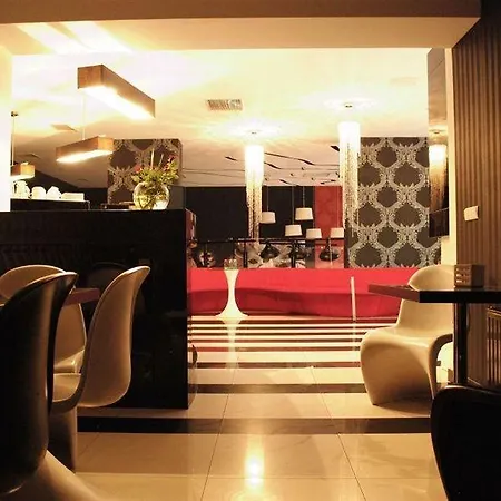 Black & White Komfortowe 2 Km Od Centrum