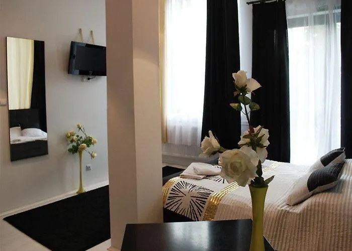 Black & White Komfortowe 2 Km Od Centrum راتشيبوش